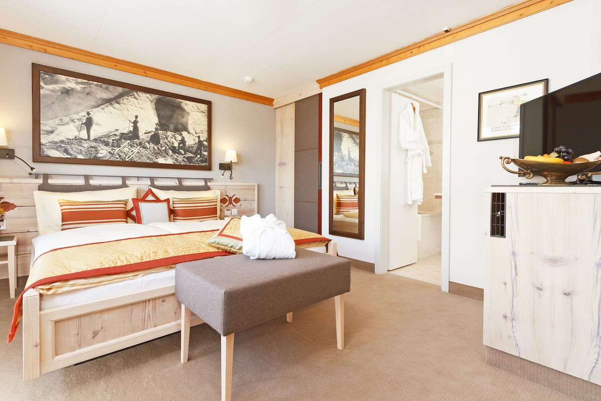 Minibar, in-room safe, desk, blackout curtains