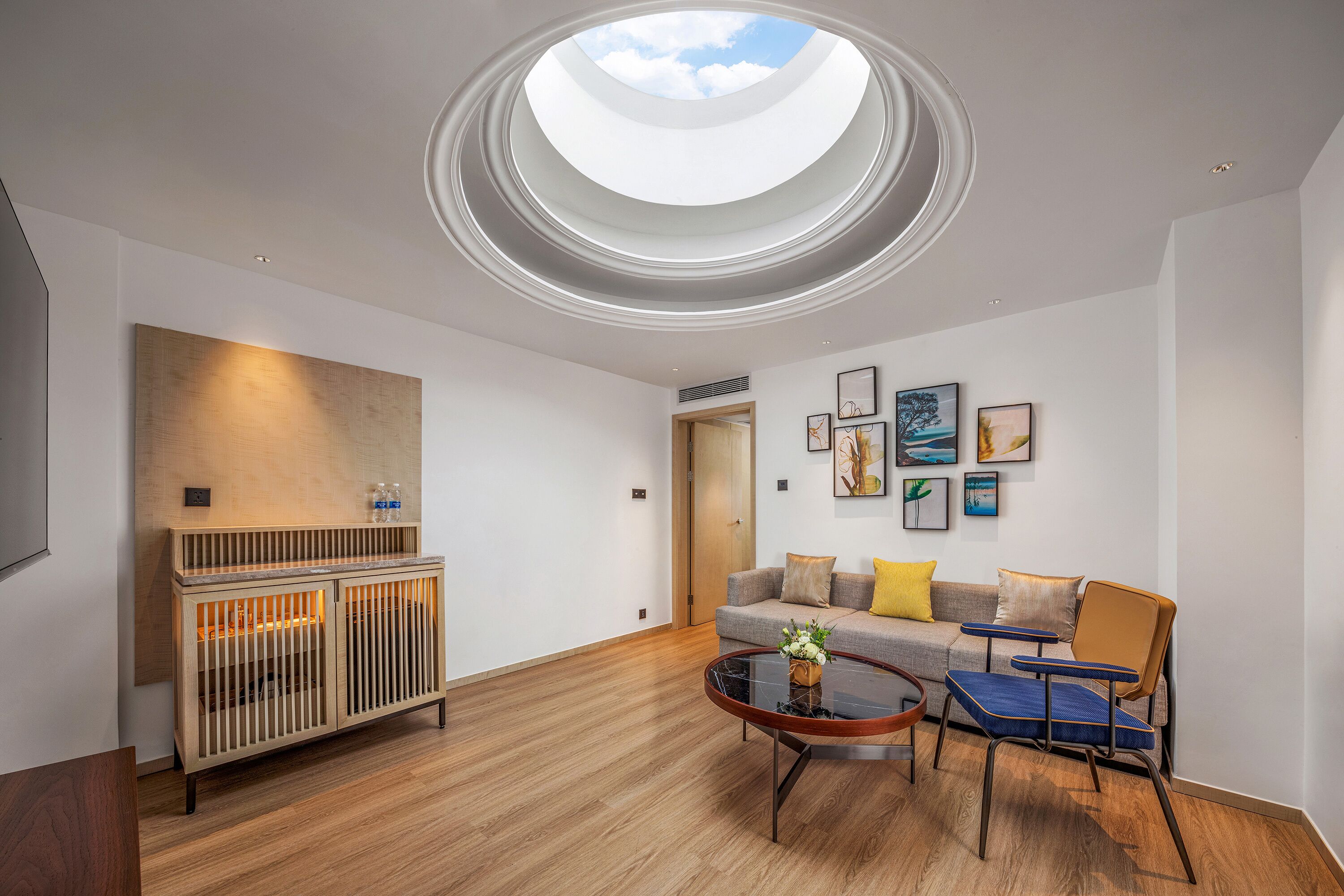 1 bedroom, premium bedding, minibar, in-room safe