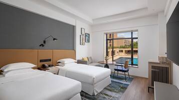 1 bedroom, premium bedding, minibar, in-room safe