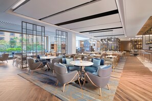 Pub con vistas al jardín (abre todos los días)