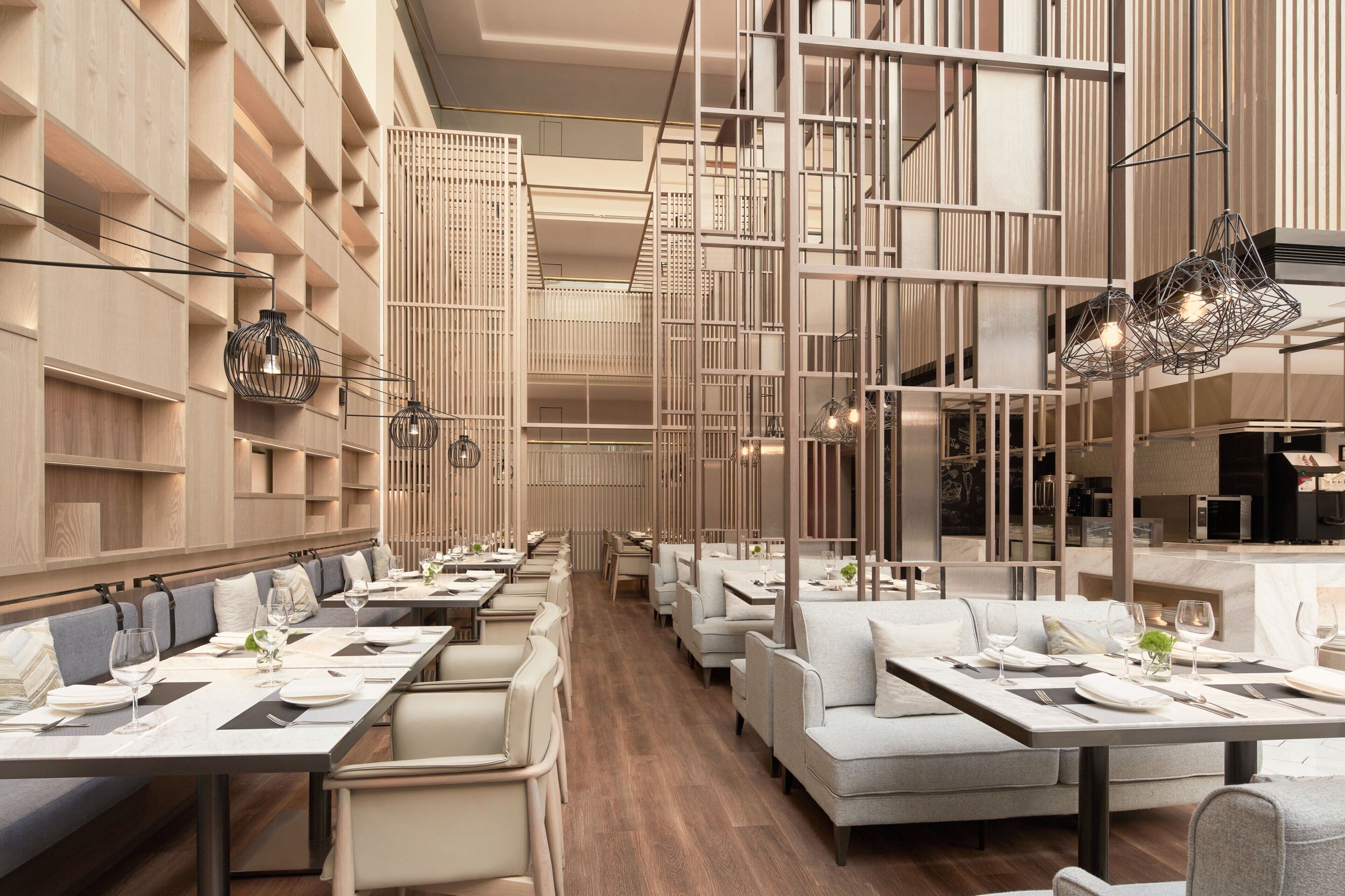 3 restaurantes; se sirven desayunos 