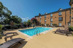 Seasonal outdoor pool, pool umbrellas, sun loungers