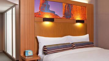 Premium bedding, in-room safe, desk, laptop workspace