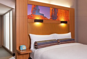 Premium bedding, in-room safe, desk, laptop workspace - Aloft by Marriott Tucson University (Tucson)