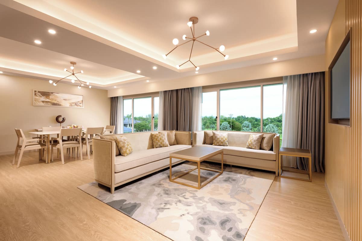 Deluxe Suite, 1 King Bed, Golf View | Minibar, in-room safe, desk, blackout drapes