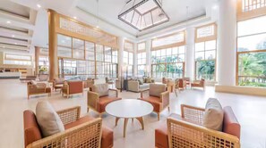 Lobby sitting area - Hilton Shah Alam Glenmarie (Shah Alam)