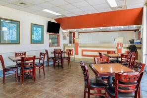 Reception - Springwood Hotel (Opelika)