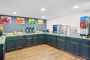 Free daily continental breakfast  - Quality Inn Little Rock South (Little Rock)