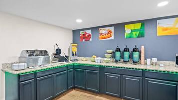 Free daily continental breakfast