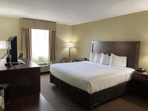 Cortinas blackout, tabla de planchar con plancha y internet gratis