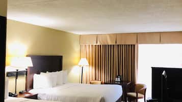 Cortinas blackout, tabla de planchar con plancha y internet gratis