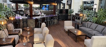 The Atrium Hotel on Third