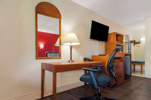 In-room safe, free WiFi, bed sheets