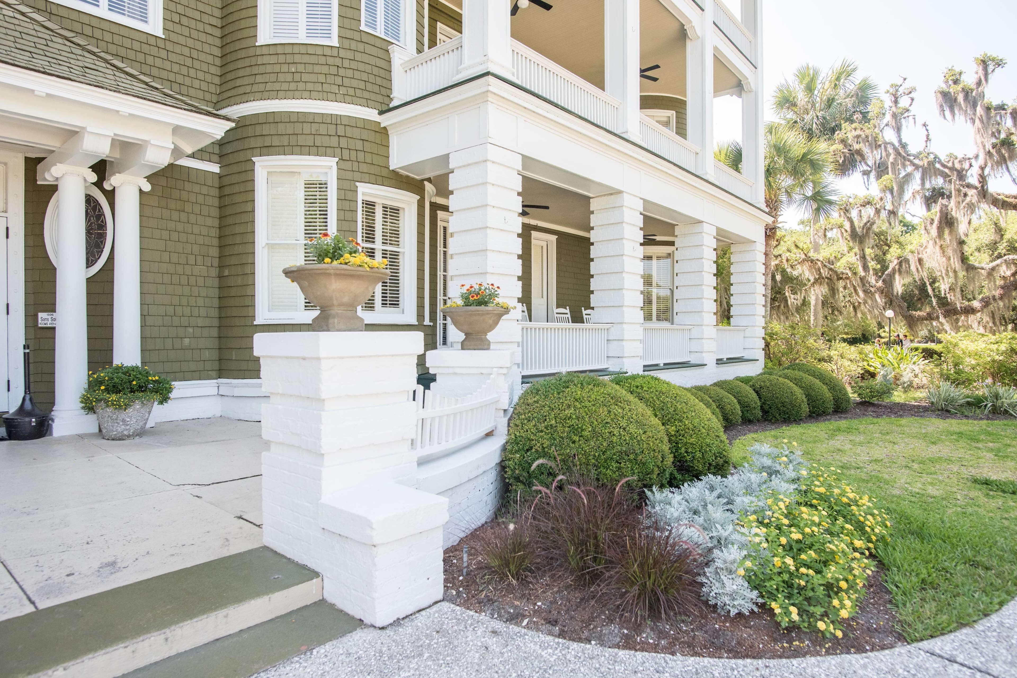 in-room safe, desk, laptop workspace, blackout curtains