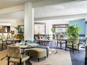 S'hi serveixen dinars, sopars i plats de cuina regional