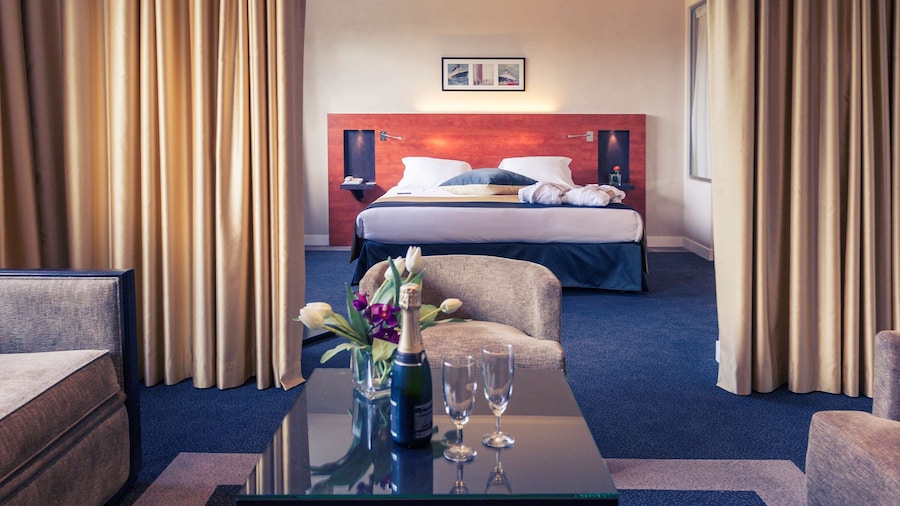 Mercure Maurepas Saint Quentin