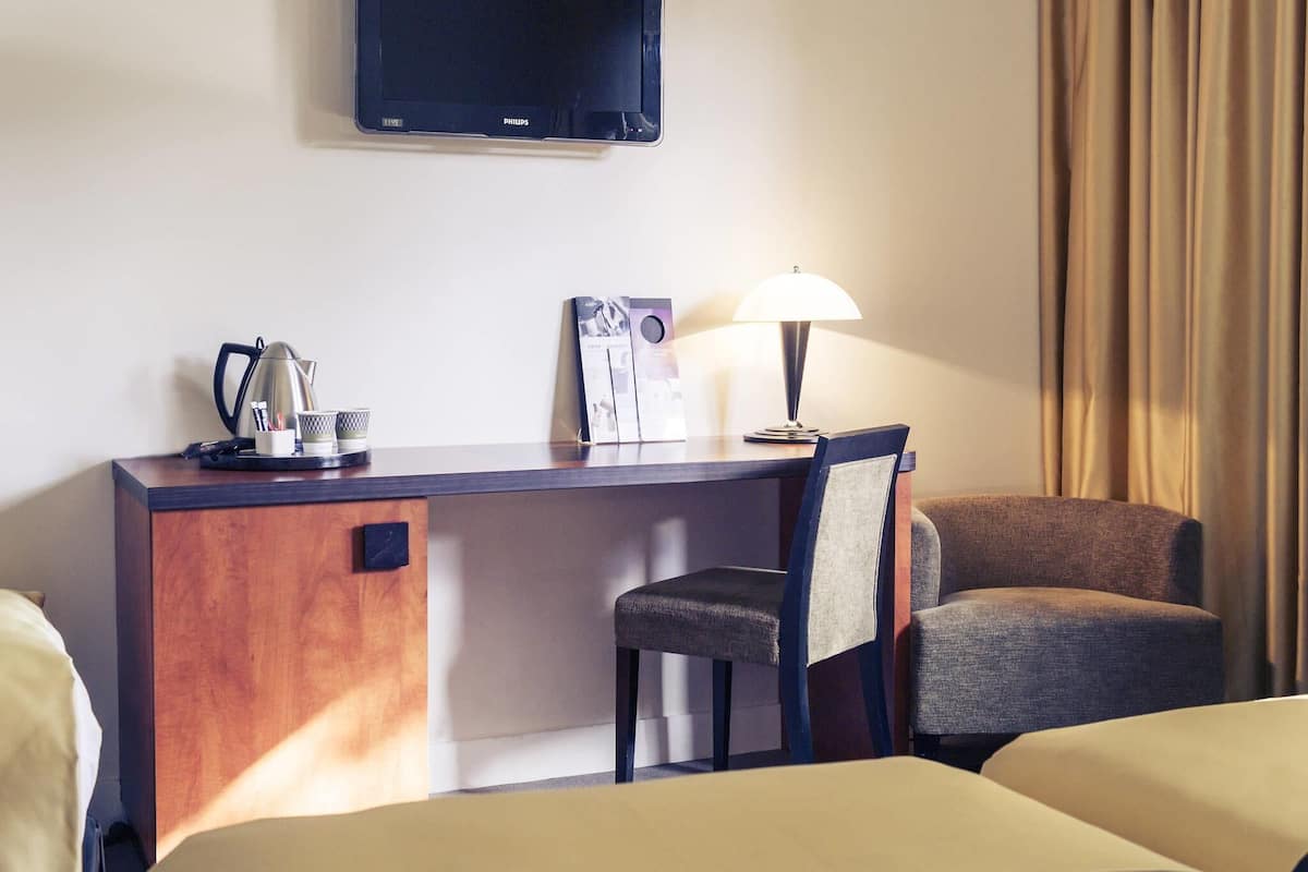 Triple Room, Multiple Beds | Minibar, in-room safe, desk, blackout curtains