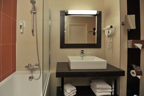 Standard Twin Room, 2 Double Beds | Bathroom | Eco-friendly toiletries, hair dryer, towels