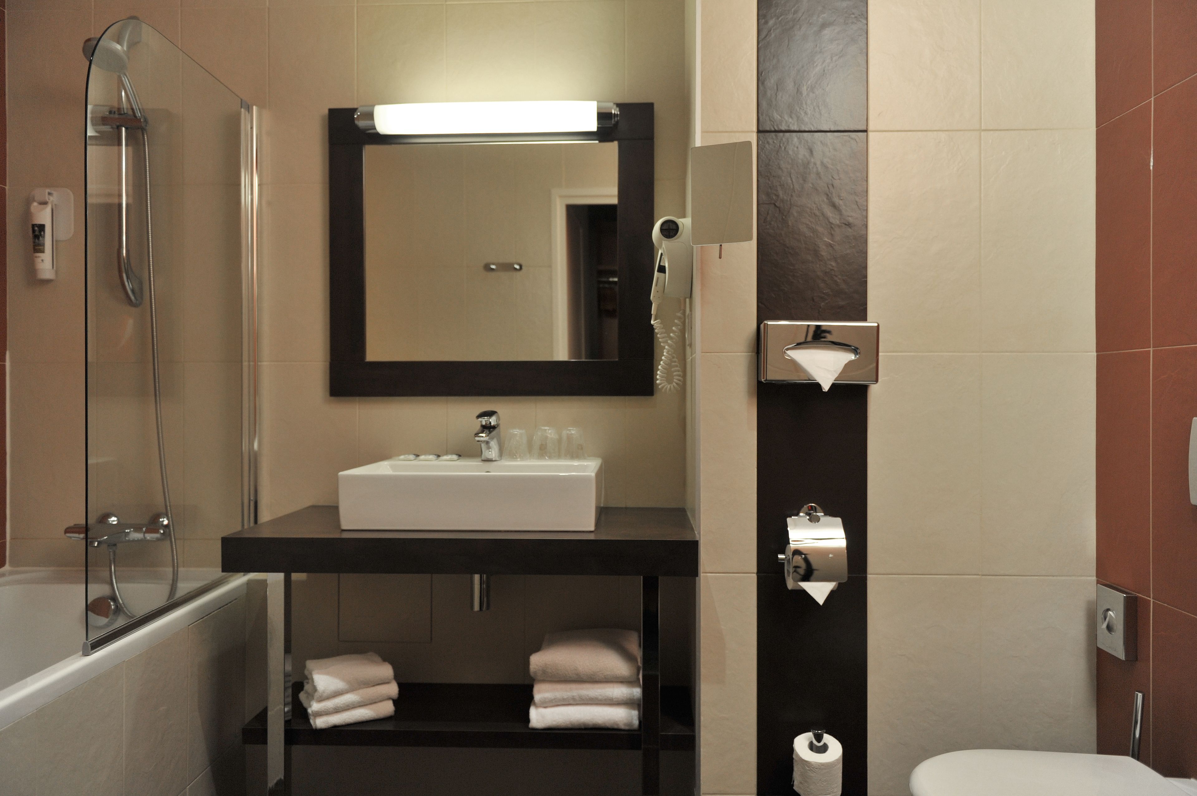 triple room, multiple beds | bathroom | eco-friendly toiletries, hair dryer, towels