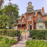Hochelaga Inn