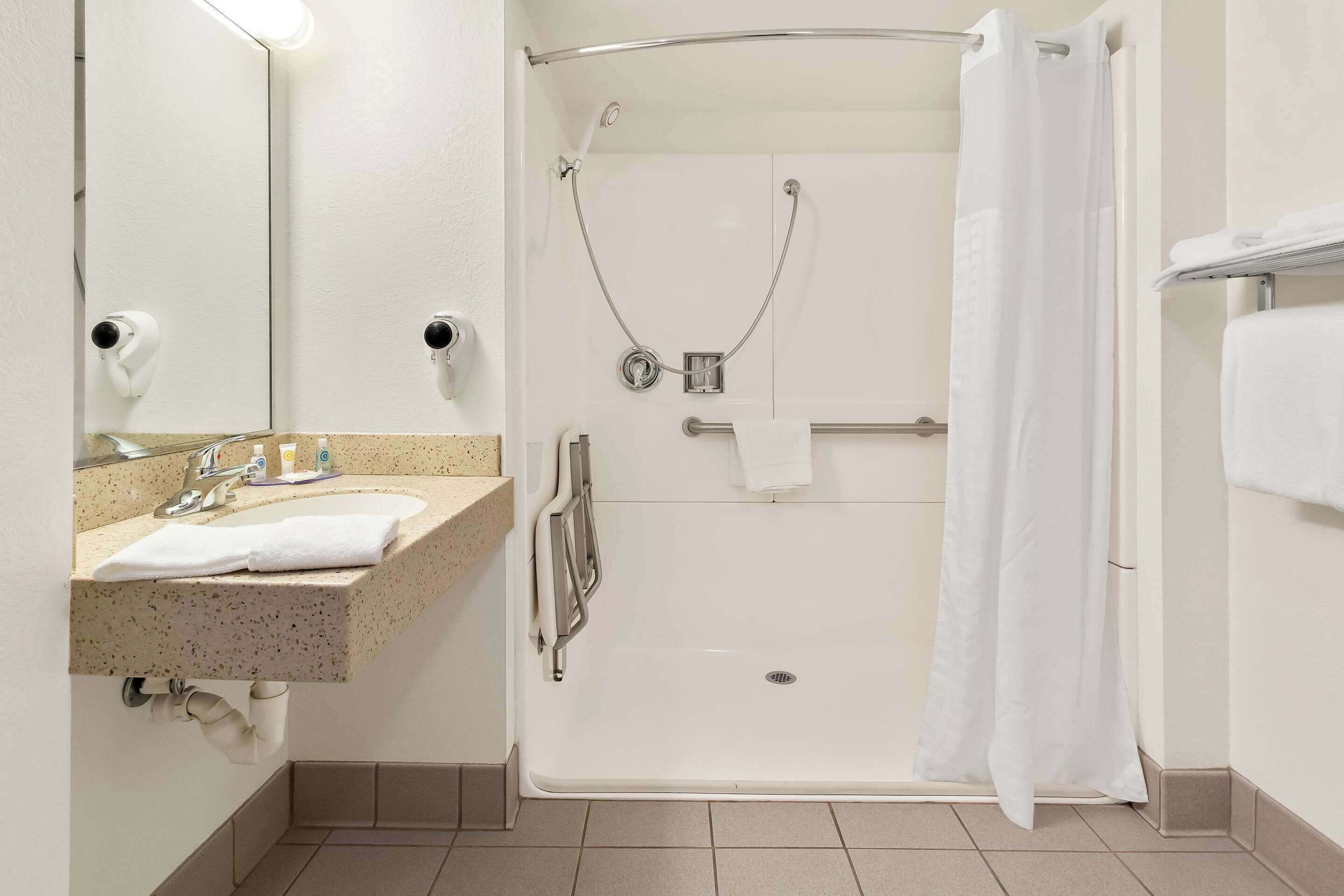 standard room, 1 queen bed, accessible, non smoking | desk, blackout curtains, iron/ironing board, free wifi