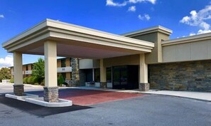 Front of property - Comfort Inn Somerset (Somerset)