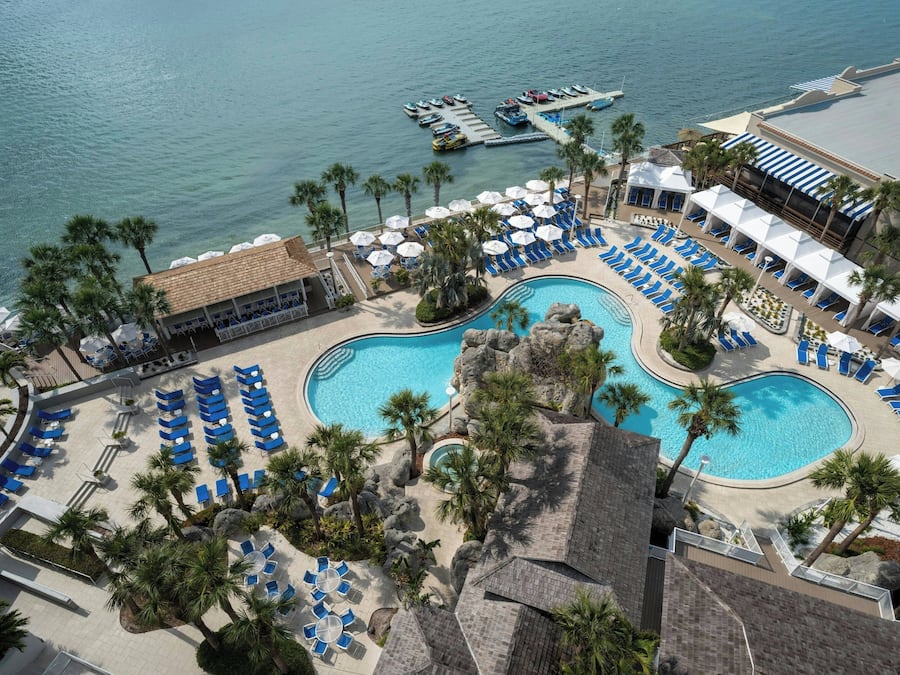 Piscine extérieure, tentes de plage, parasols de plage