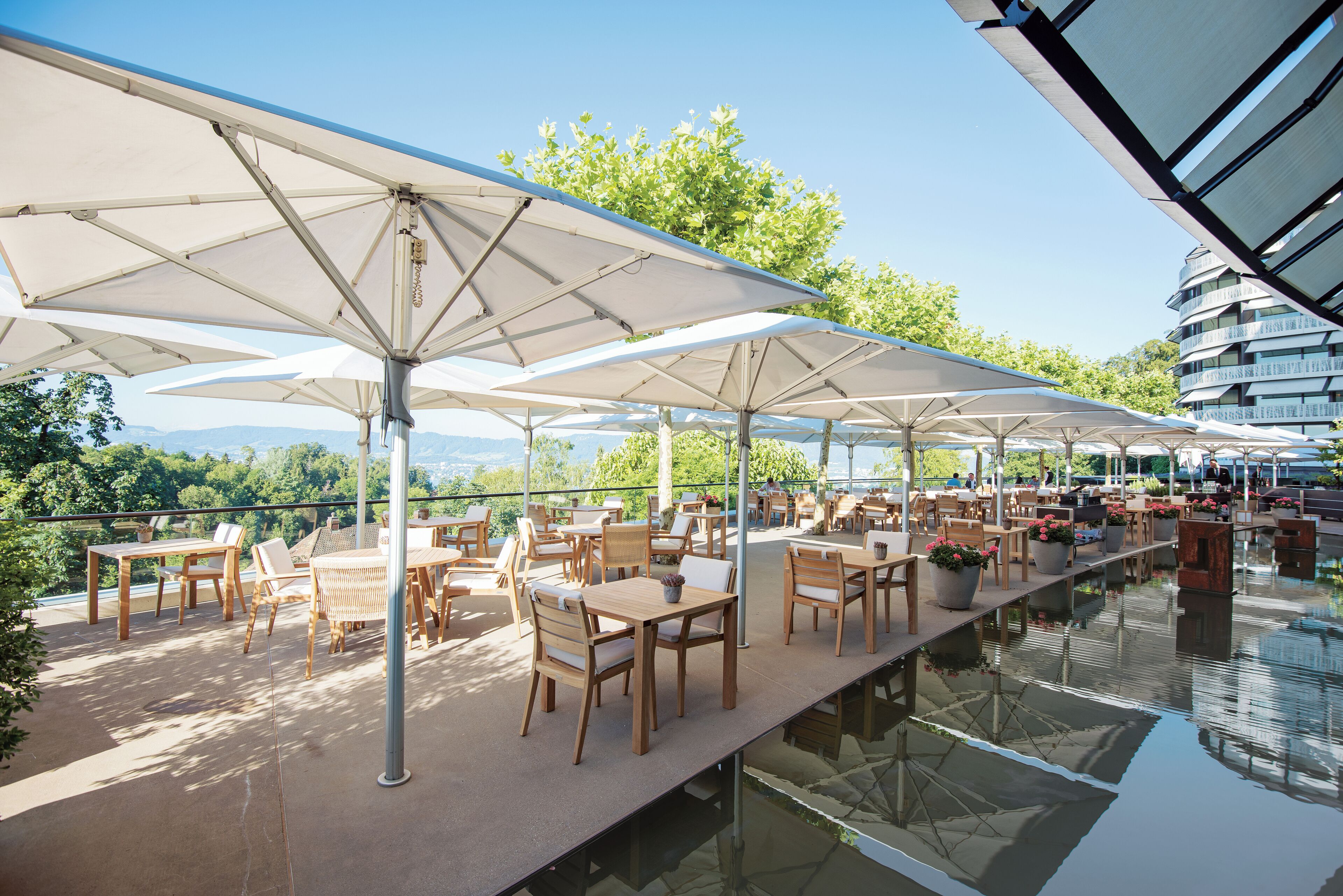 4 restaurants, breakfast, lunch, dinner served; international cuisine