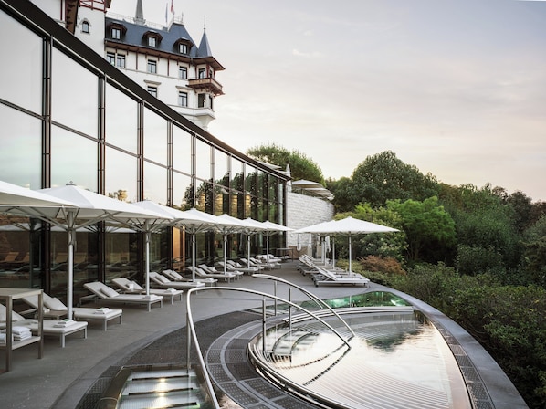 Dampfbad, Körperbehandlungen, Thai-Massagen, Sportmassagen