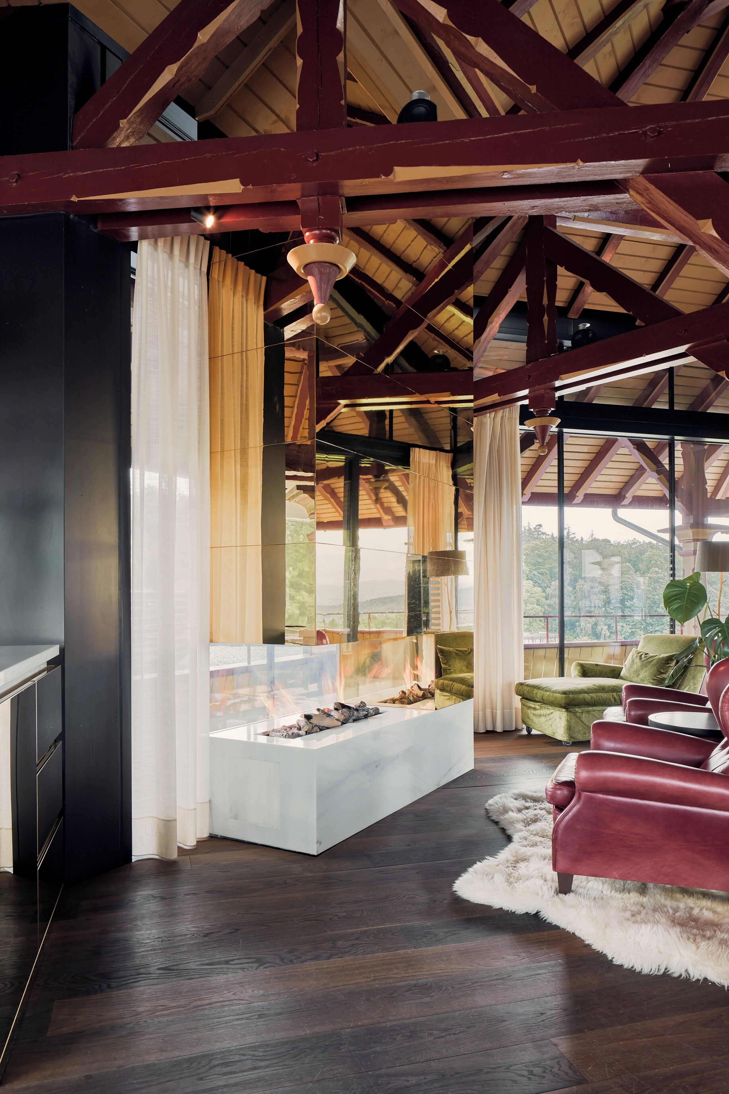 77-cm lcd tv with digital channels, tv, dvd player