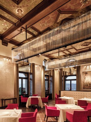 4 restaurants; breakfast, lunch, and dinner served - The Dolder Grand (Zürich)