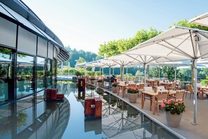 4 restaurants, breakfast, lunch, dinner served; international cuisine 
