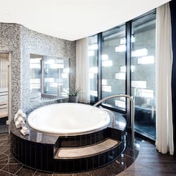 Steam room, body treatments, Thai massages, sports massages, body wraps