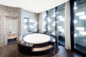 Steam room, body treatments, Thai massages, sports massages, body wraps