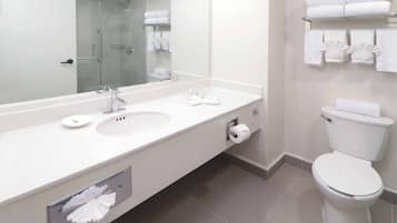Habitación empresarial, 1 cama King size, para no fumadores | Baño | Amenidades de baño gratuitas, secadora de cabello, toallas