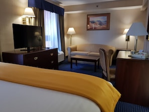 Junior Suite, 1 King Bed, Non Smoking | Premium bedding, down comforters, in-room safe, desk