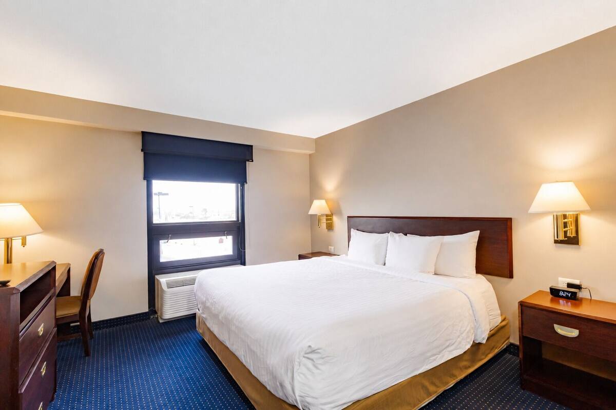 Suite, 1 kingsize-seng med sovesofa (Master Suite) | Sengetøy av topp kvalitet, dundyner, safe på rommet og skrivebord