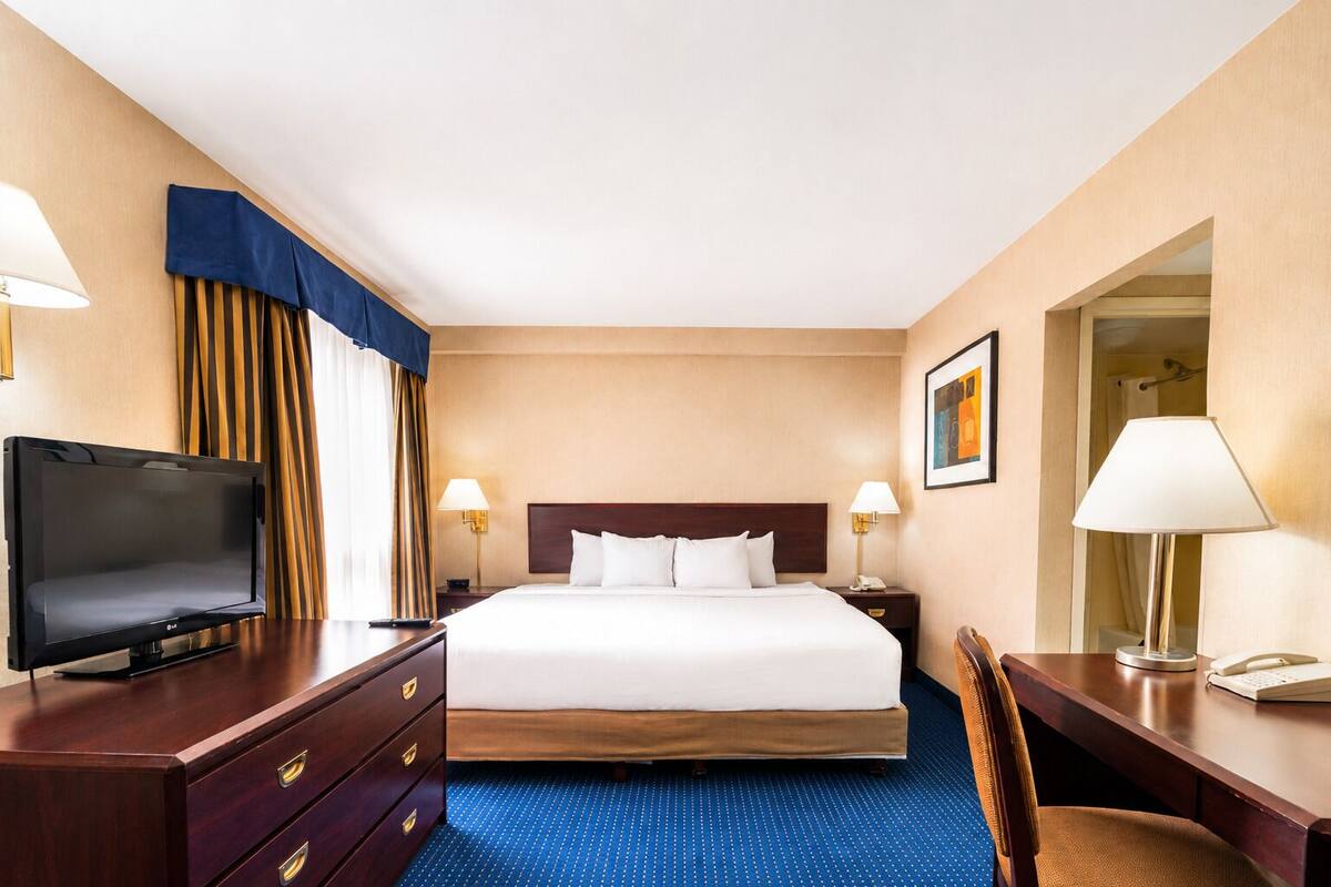Suite Junior, 1 très grand lit, non-fumeur | Literie de qualité, couette en duvet, coffre-fort, bureau