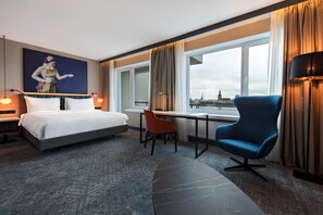 Premium bedding, in-room safe, desk, laptop workspace - Radisson Blu Hotel & Spa, Daugava Riga (Riga)