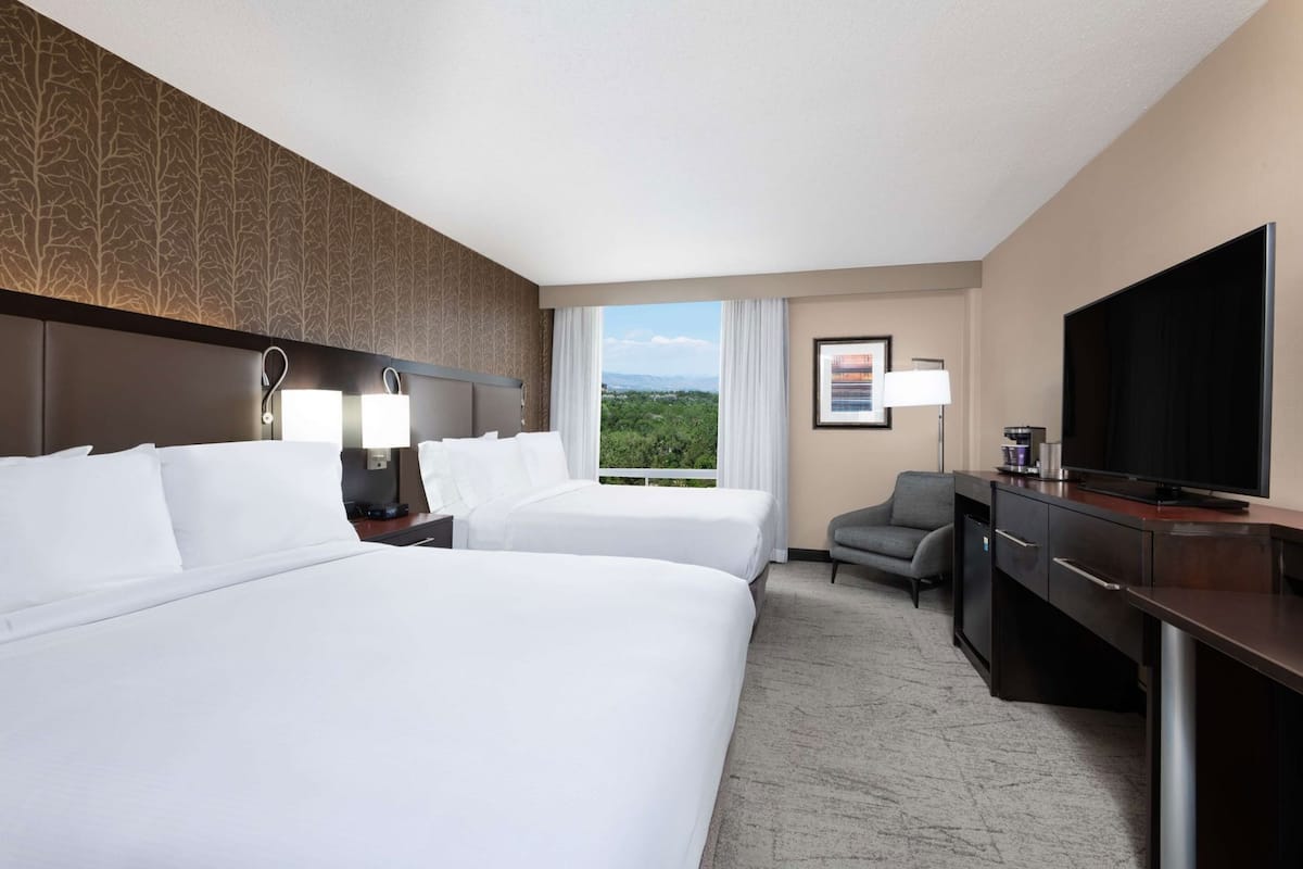 Premium bedding, down comforters, in-room safe, desk