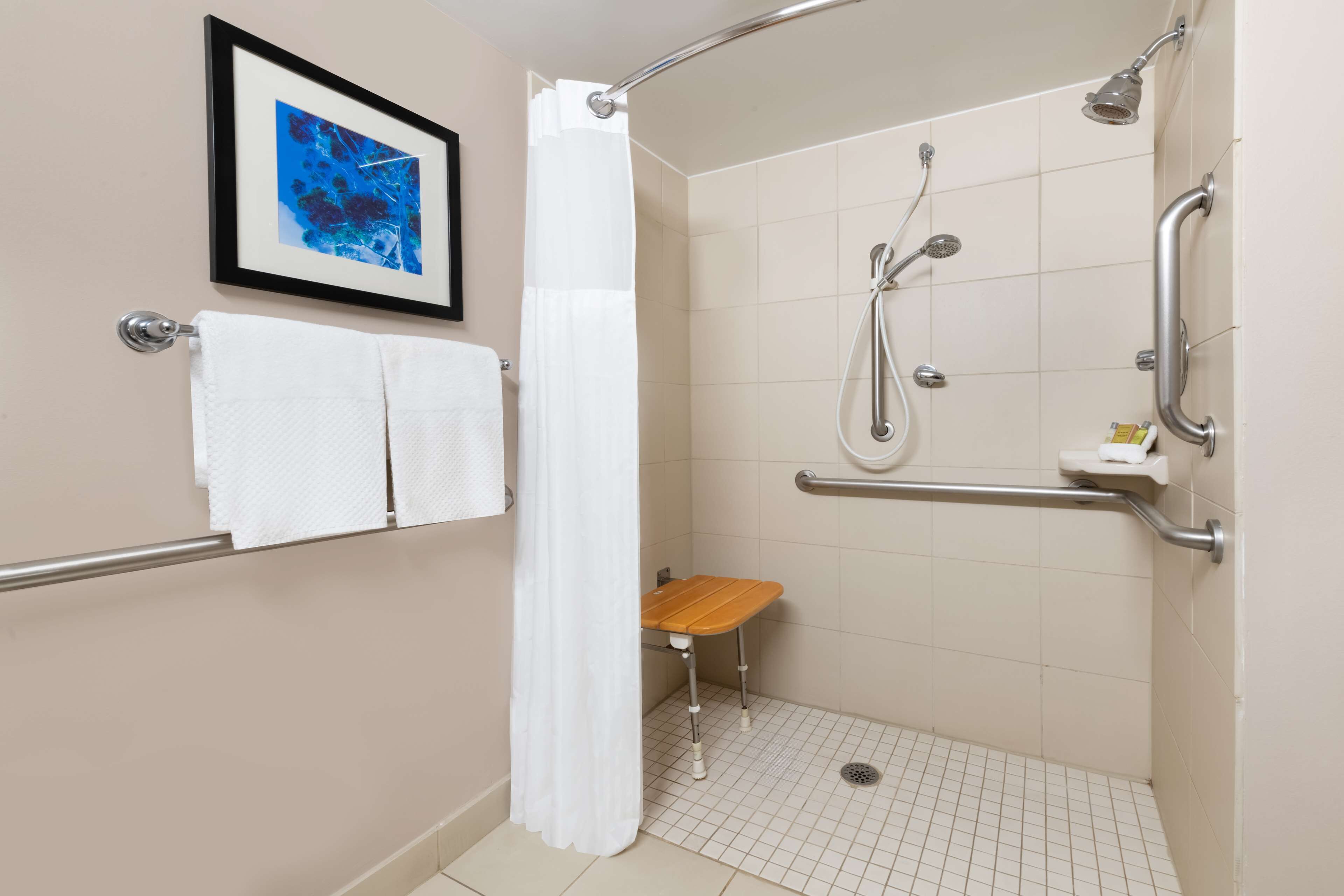 Photo - DoubleTree by Hilton Denver Cherry Creek, CO