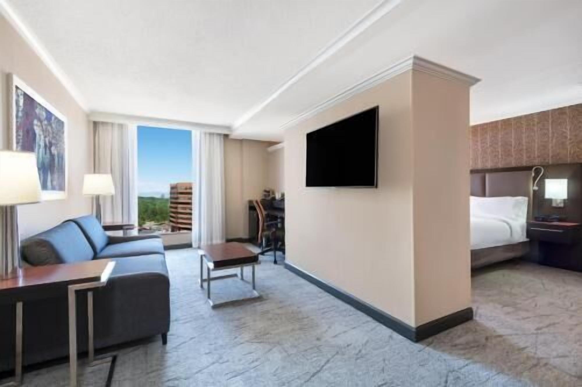 Premium bedding, down comforters, in-room safe, desk