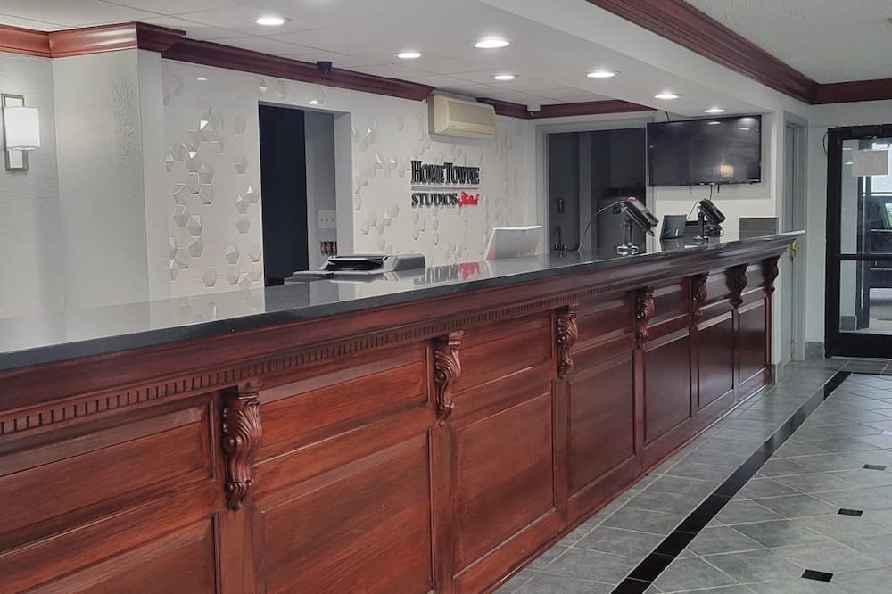 HomeTowne Studios By Red Roof Egg Harbor–Atlantic City Airport