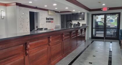 HomeTowne Studios By Red Roof Egg Harbor–Atlantic City Airport