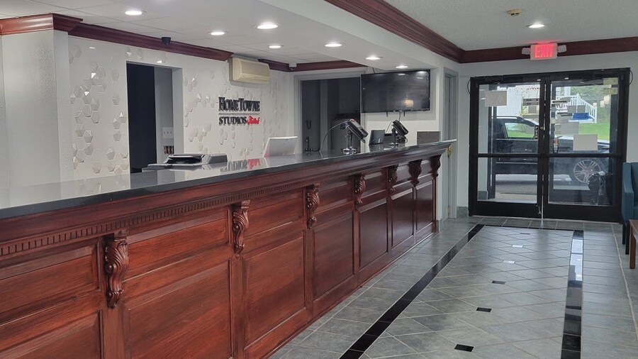 HomeTowne Studios By Red Roof Egg Harbor–Atlantic City Airport