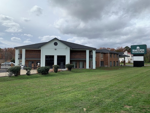 HomeTowne Studios By Red Roof Egg Harbor–Atlantic City Airport
