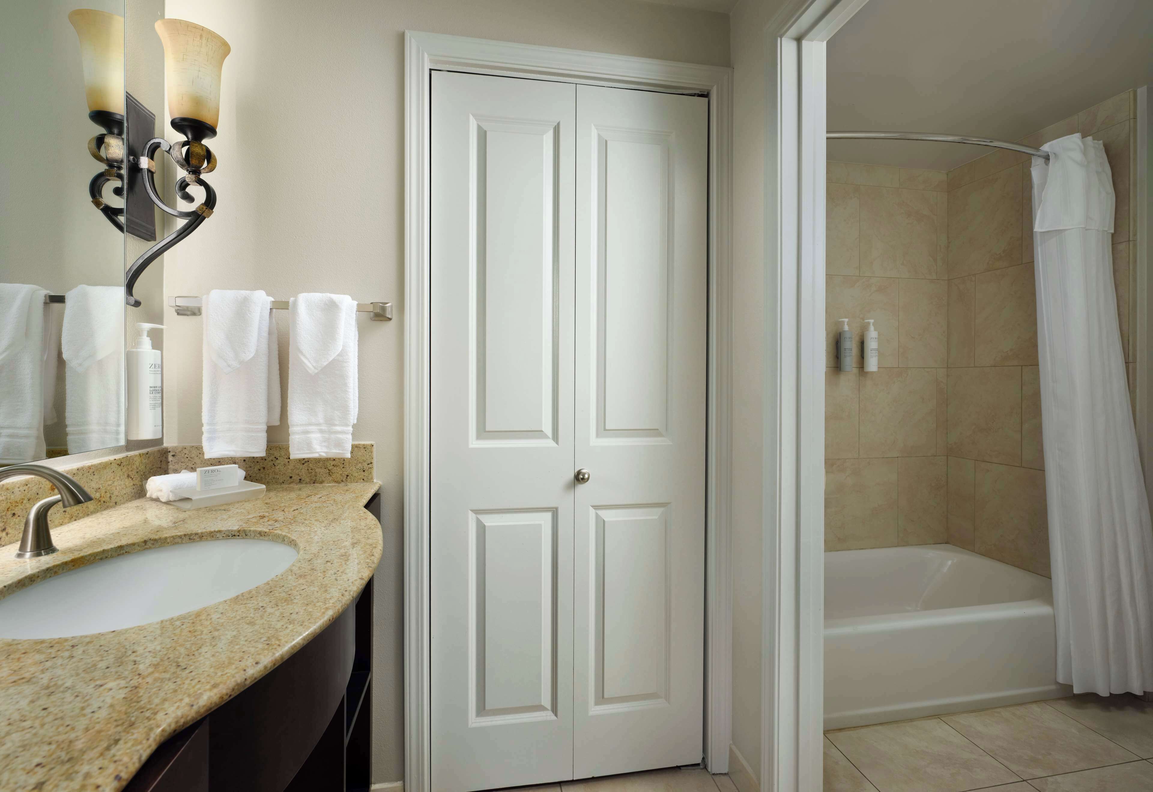 free toiletries, towels