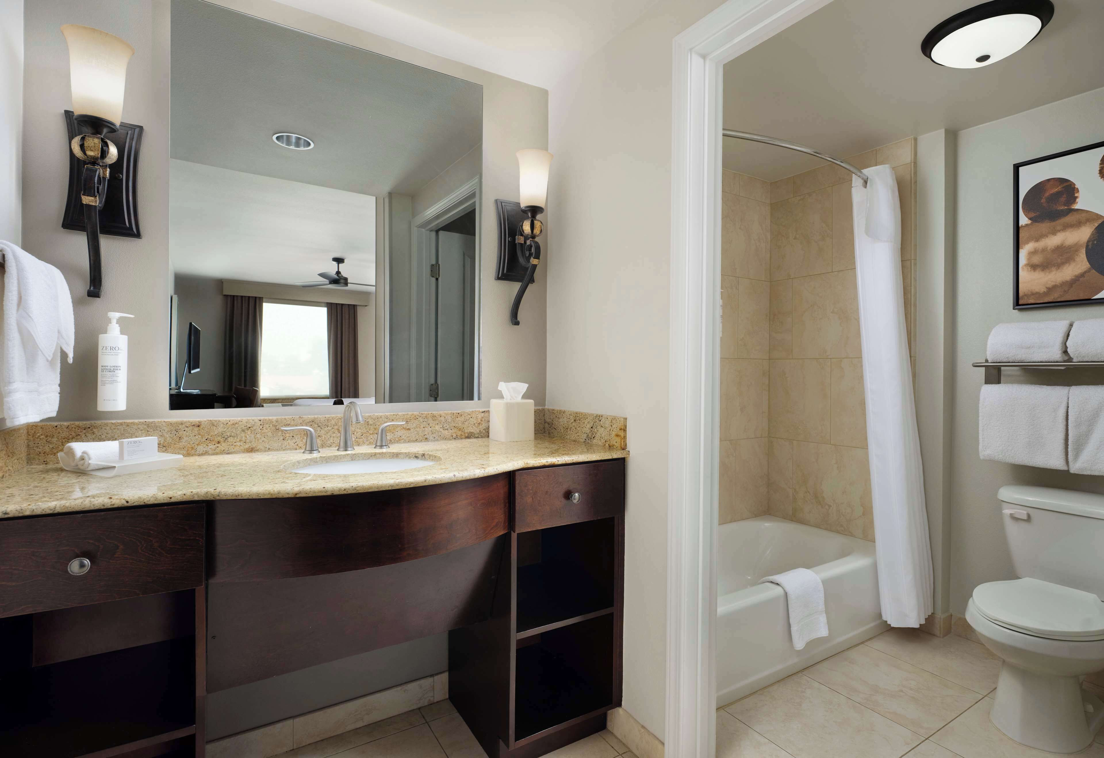 free toiletries, towels