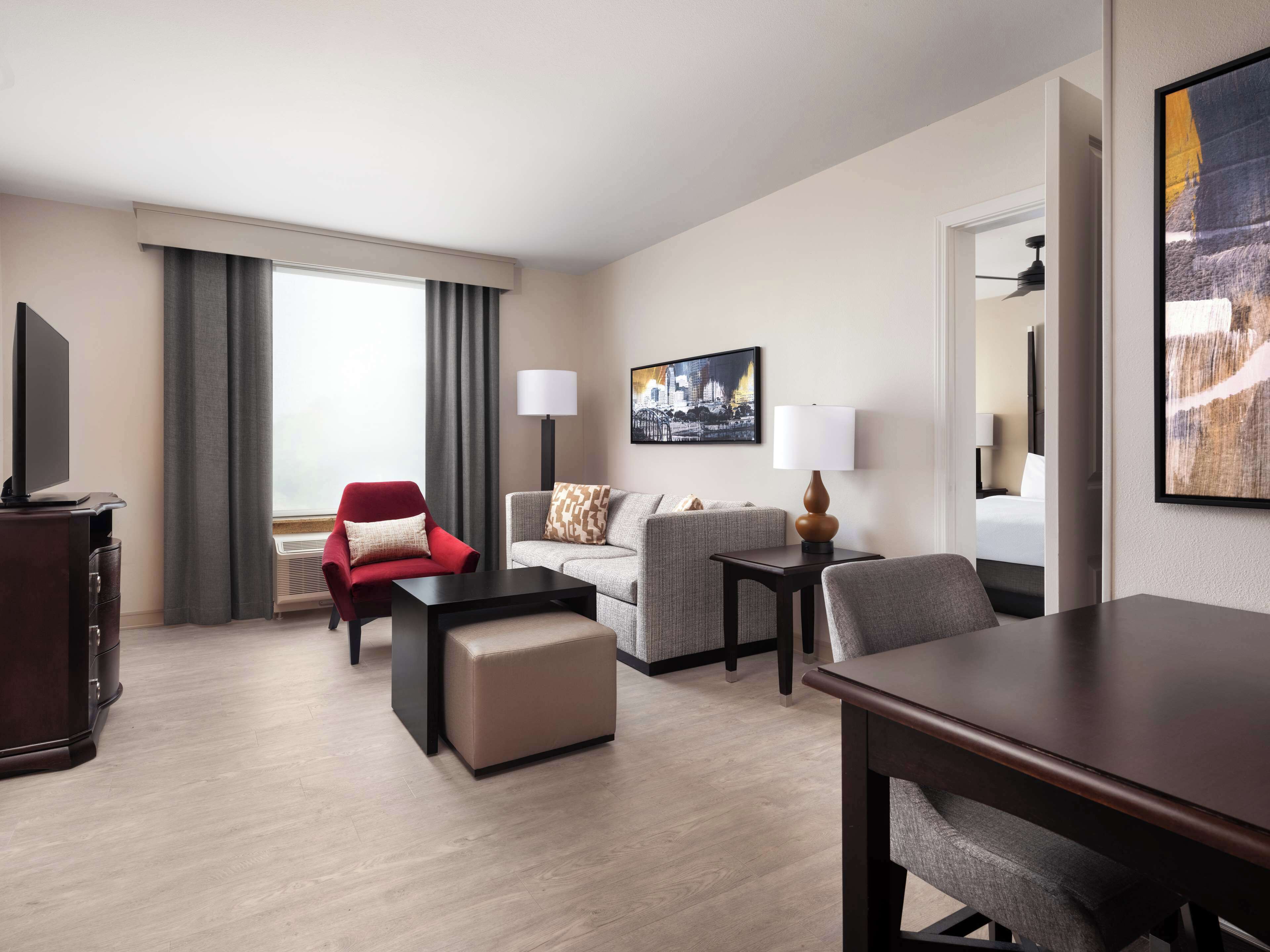 42-inch flat-screen tv with premium tv channels, tv, mp3 dock