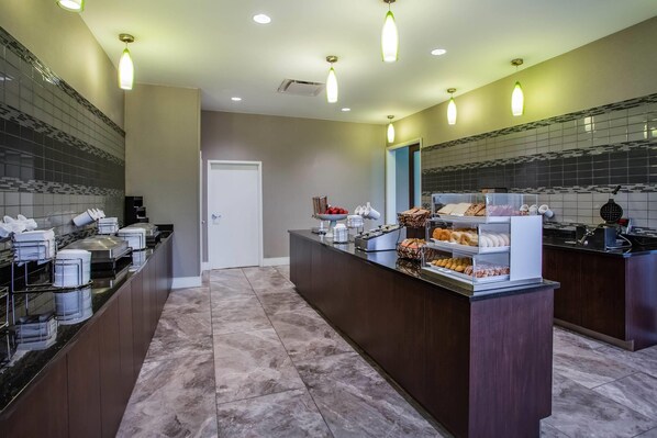 Free daily continental breakfast